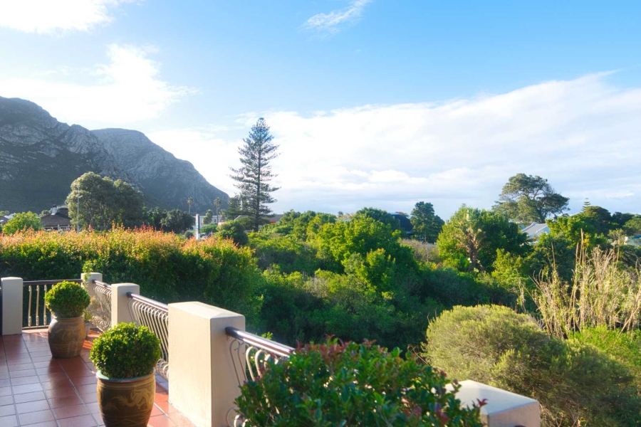 4 Bedroom Property for Sale in Kwaaiwater Western Cape